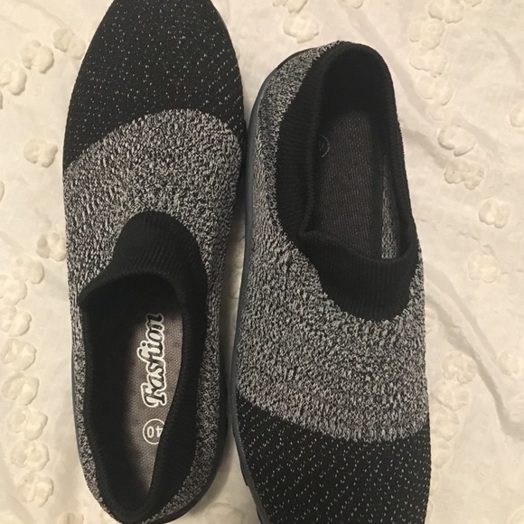 Black and Grey Shoes - Picture 4 of 6